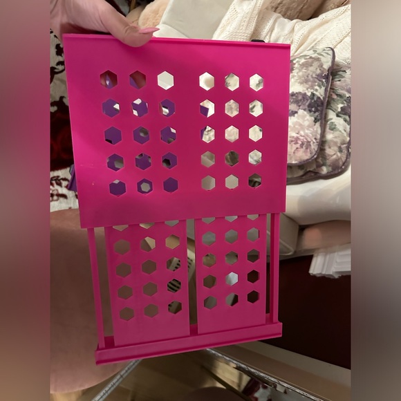 Locker shelves - Picture 2 of 2